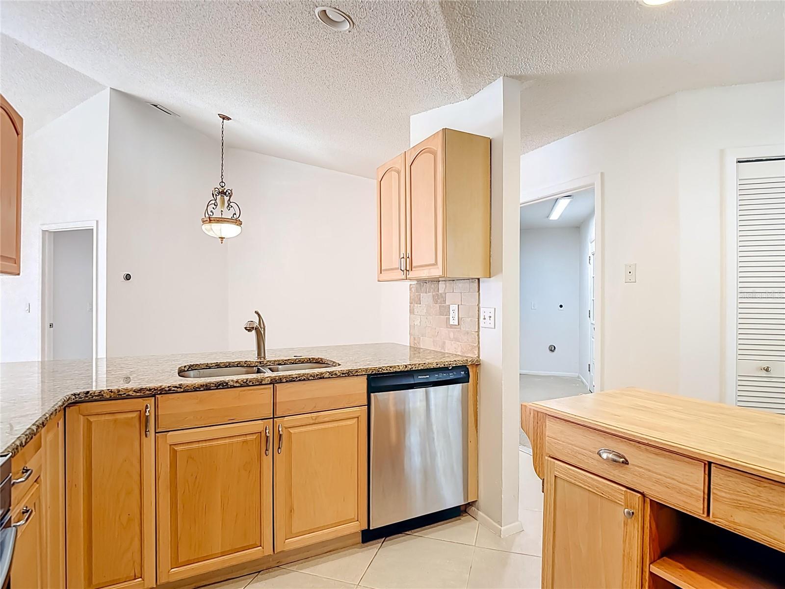 Image 18 of 78 For 15005 Redcliff Drive