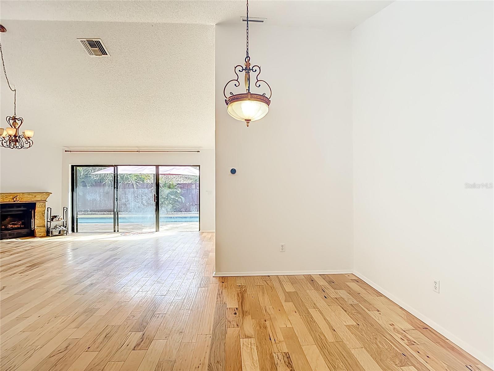 Image 25 of 78 For 15005 Redcliff Drive