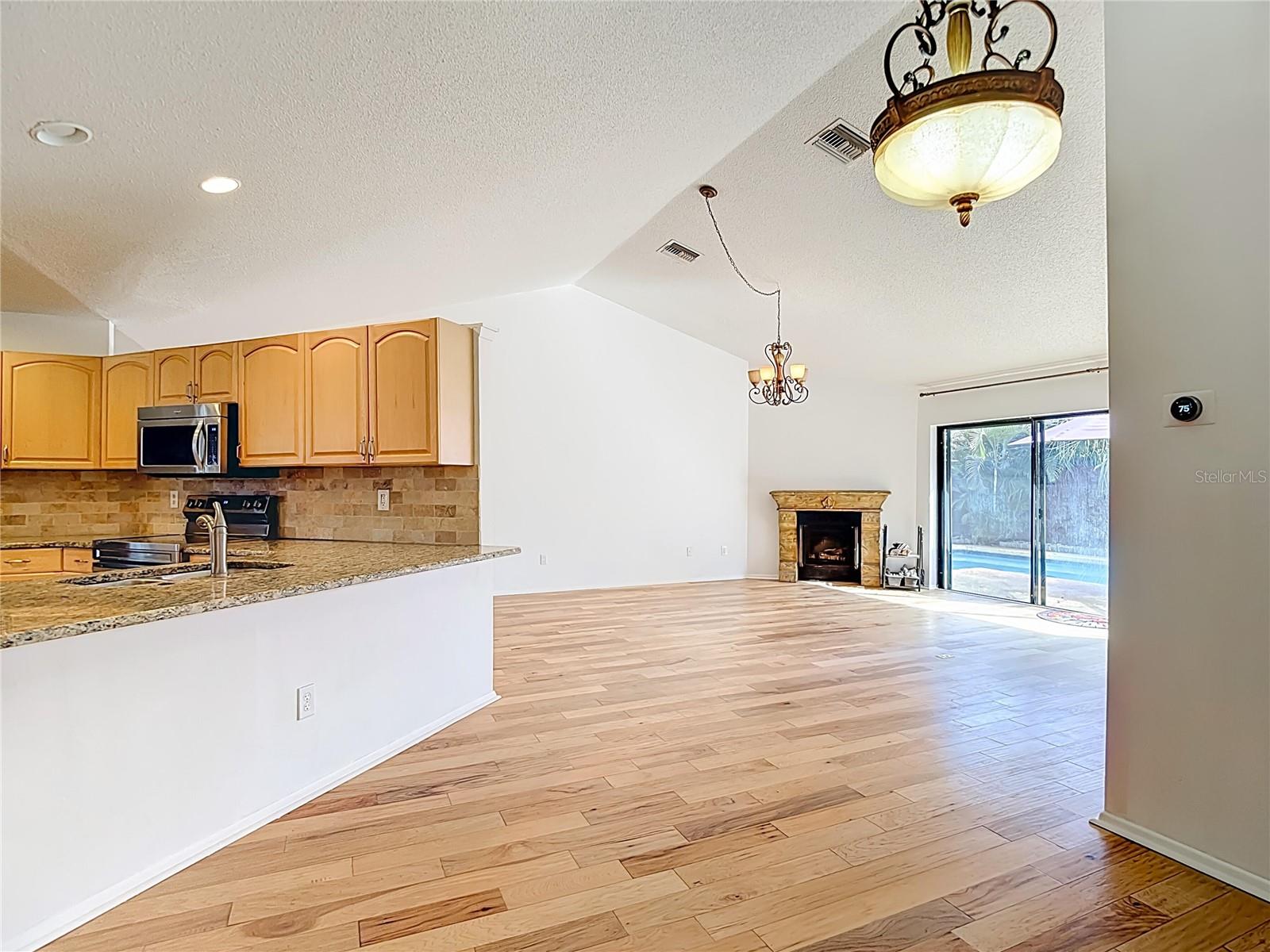 Image 26 of 78 For 15005 Redcliff Drive