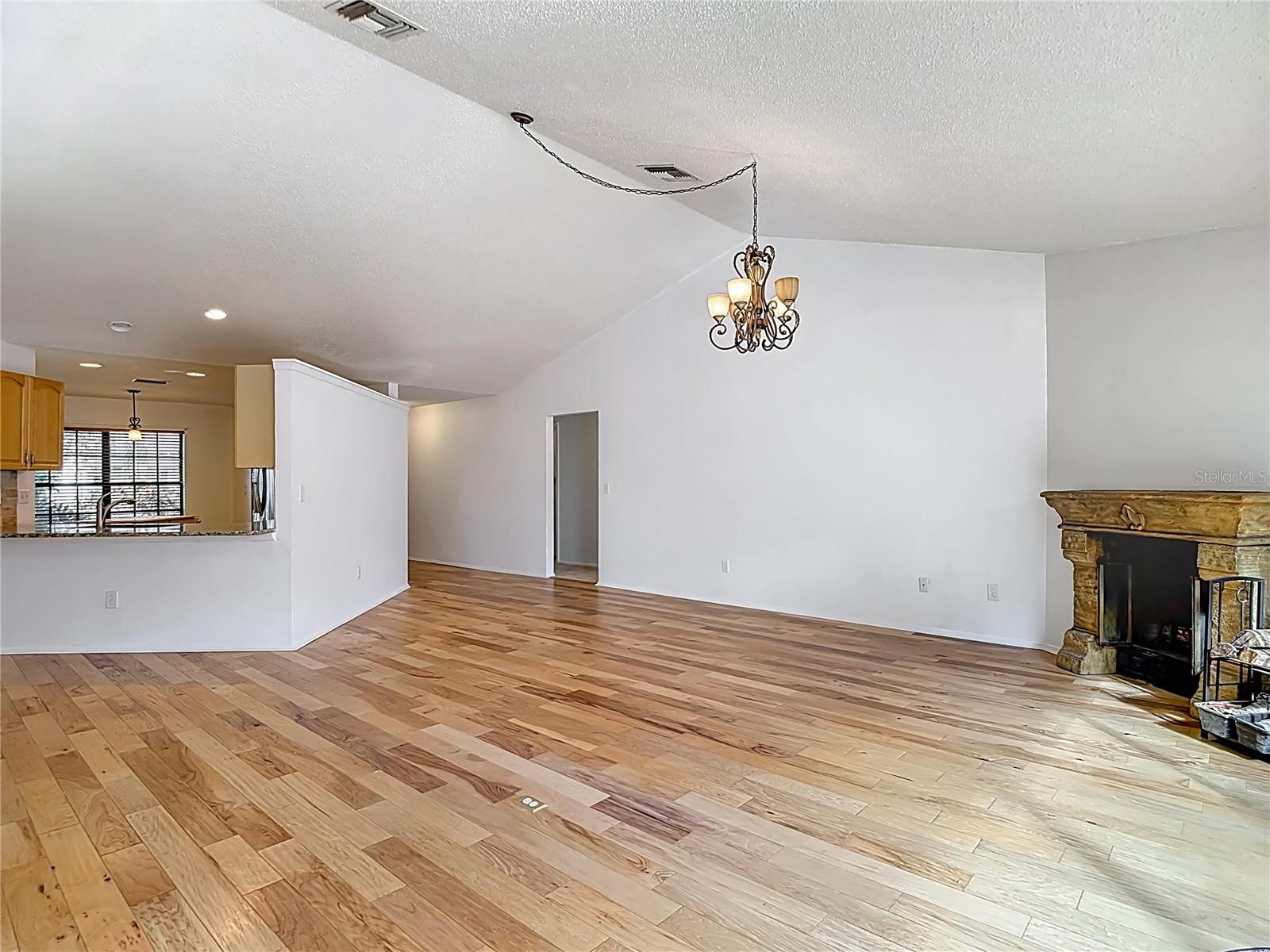 Image 31 of 78 For 15005 Redcliff Drive