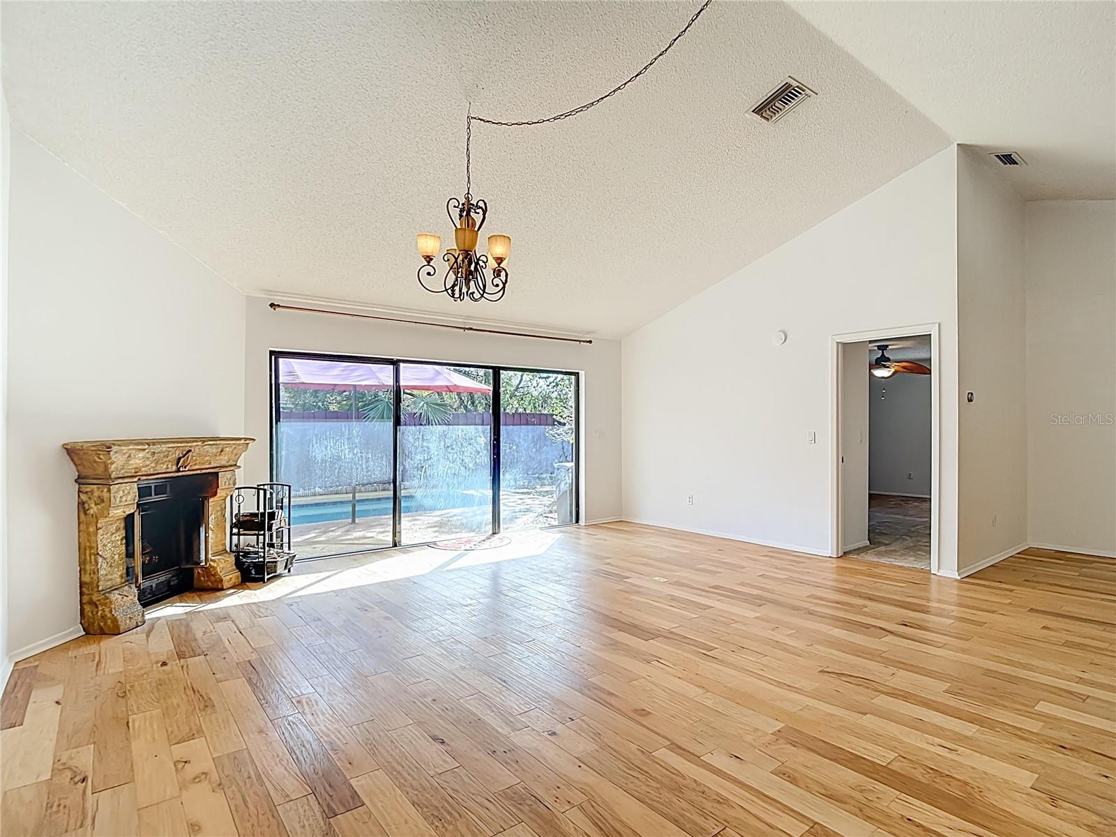 Image 33 of 78 For 15005 Redcliff Drive