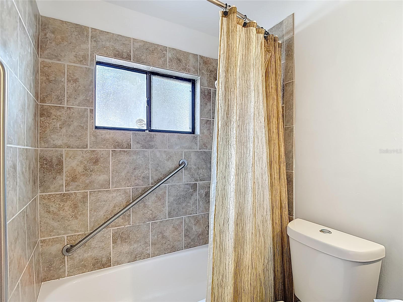 Image 49 of 78 For 15005 Redcliff Drive