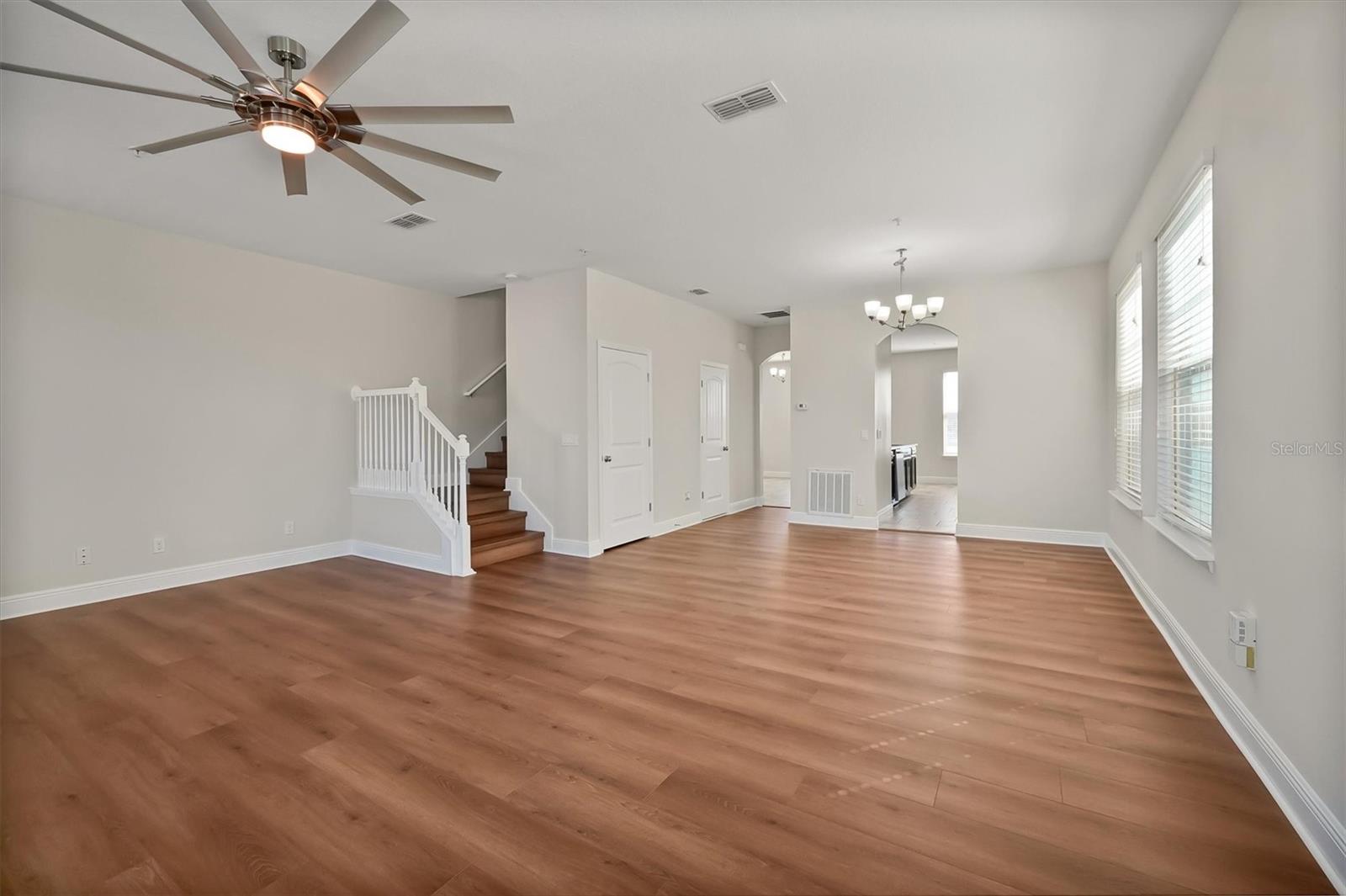 Image 10 of 39 For 10522 Green Ivy Lane