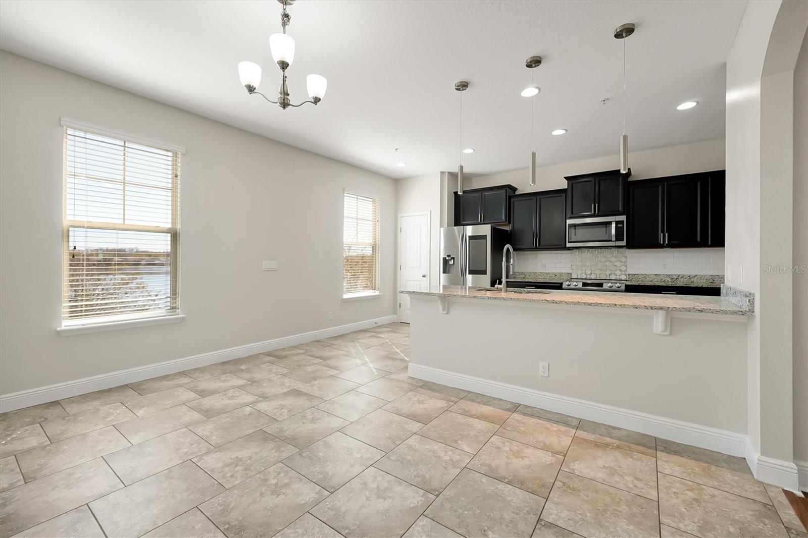 Image 12 of 39 For 10522 Green Ivy Lane