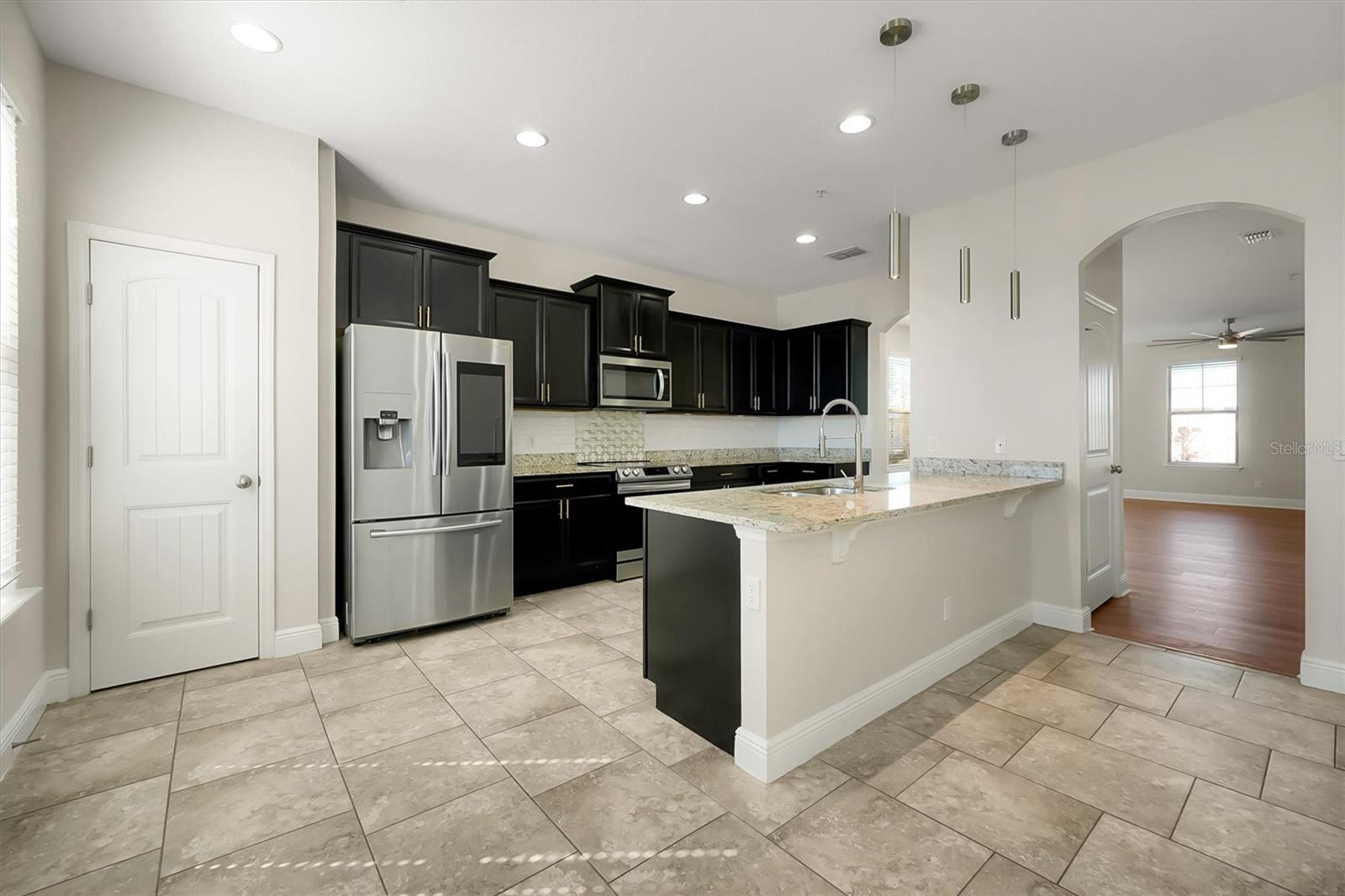 Image 13 of 39 For 10522 Green Ivy Lane