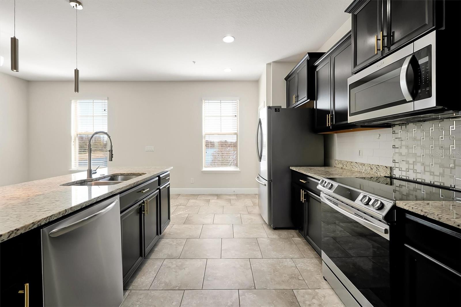 Image 14 of 39 For 10522 Green Ivy Lane