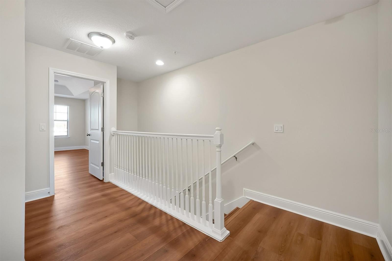 Image 18 of 39 For 10522 Green Ivy Lane