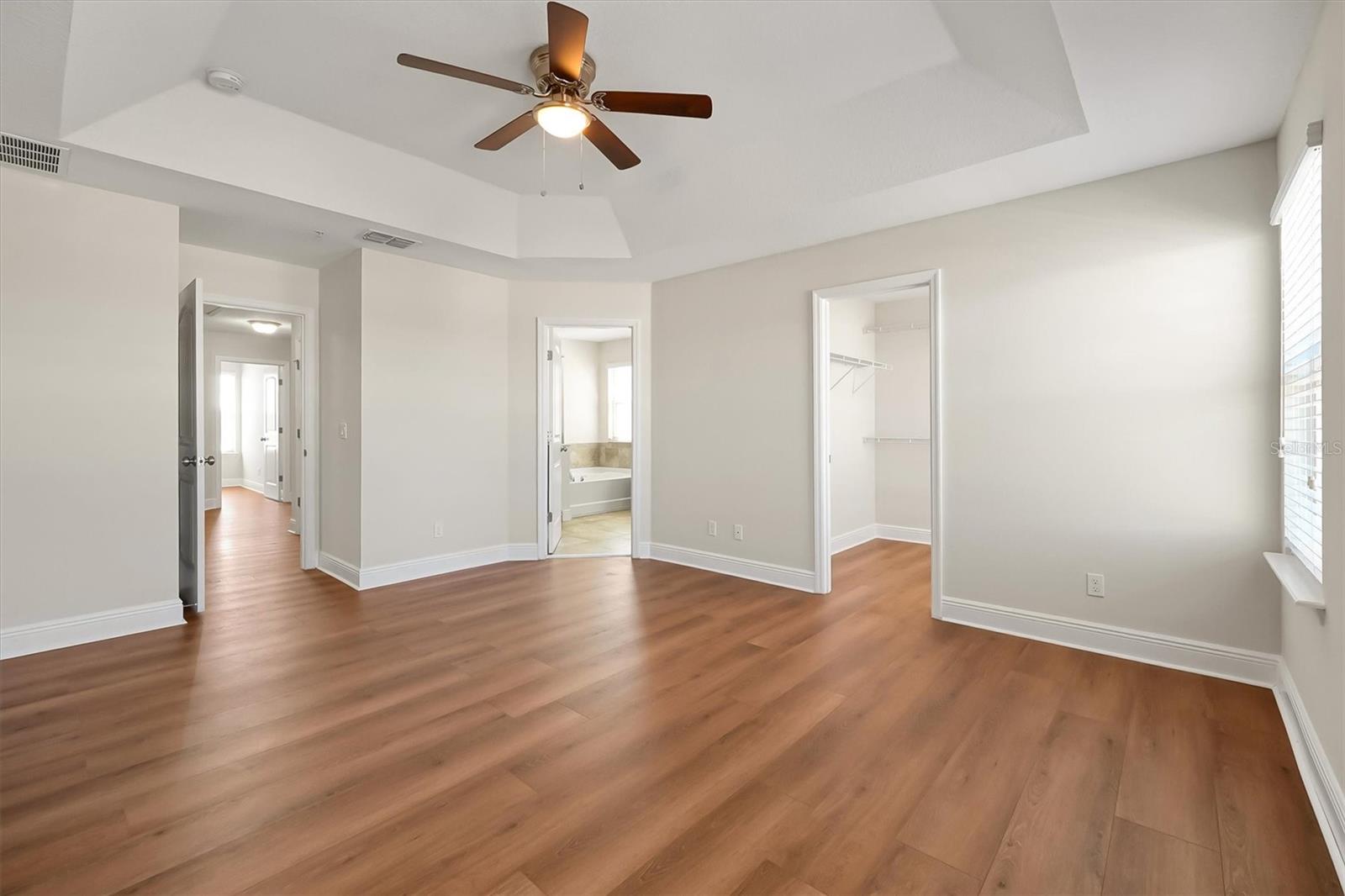 Image 19 of 39 For 10522 Green Ivy Lane