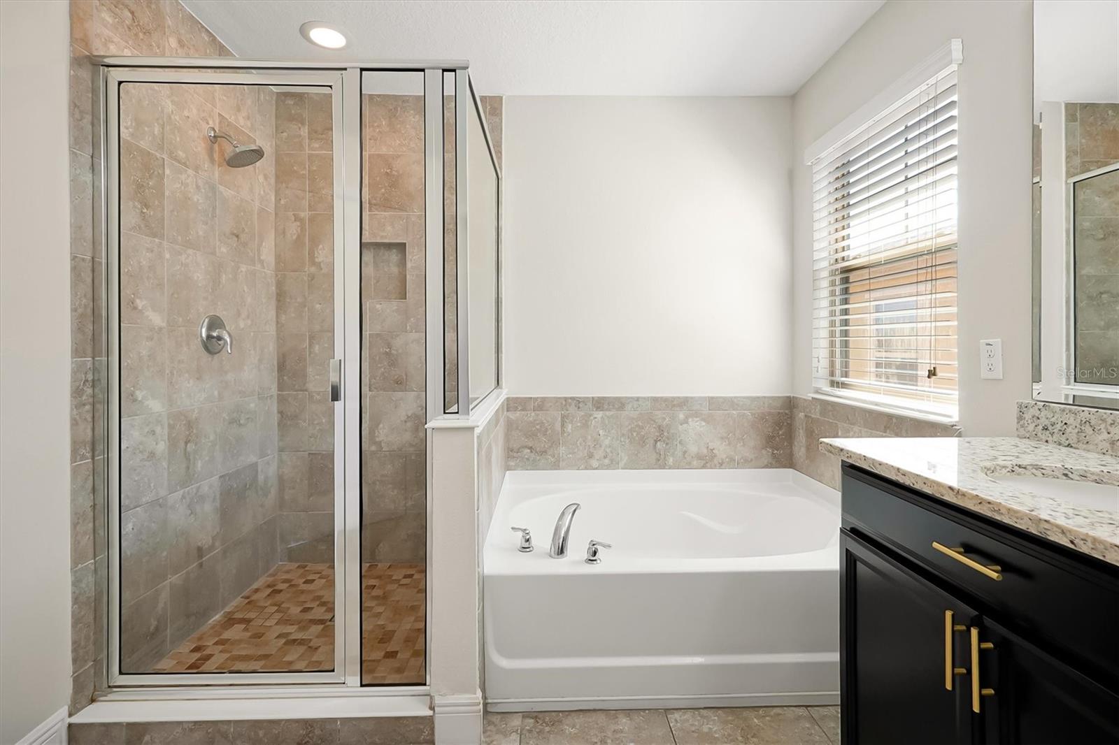 Image 23 of 39 For 10522 Green Ivy Lane