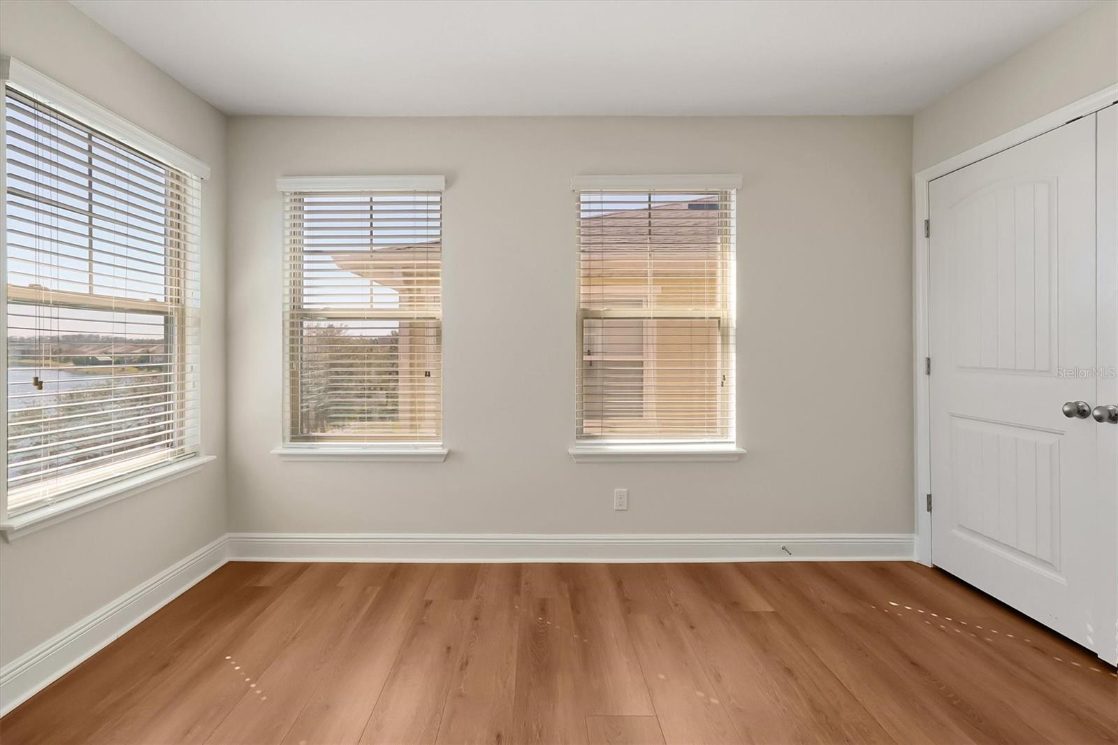 Image 25 of 39 For 10522 Green Ivy Lane