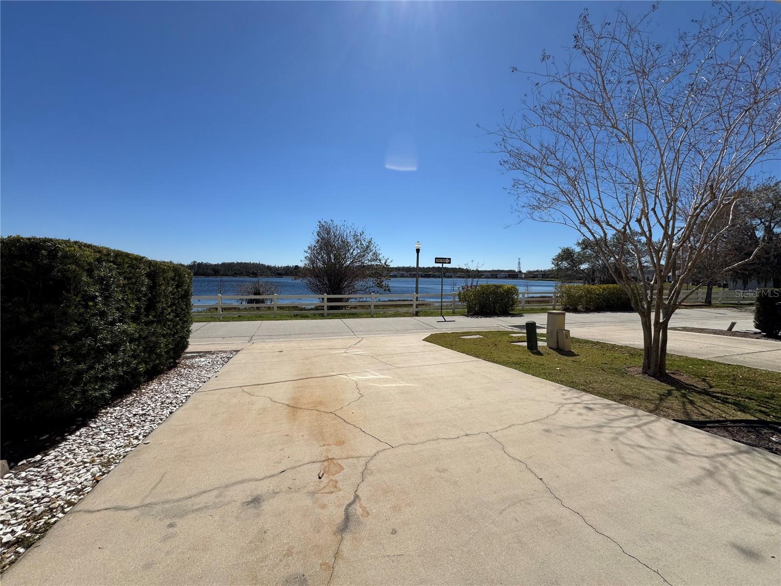 Image 32 of 39 For 10522 Green Ivy Lane