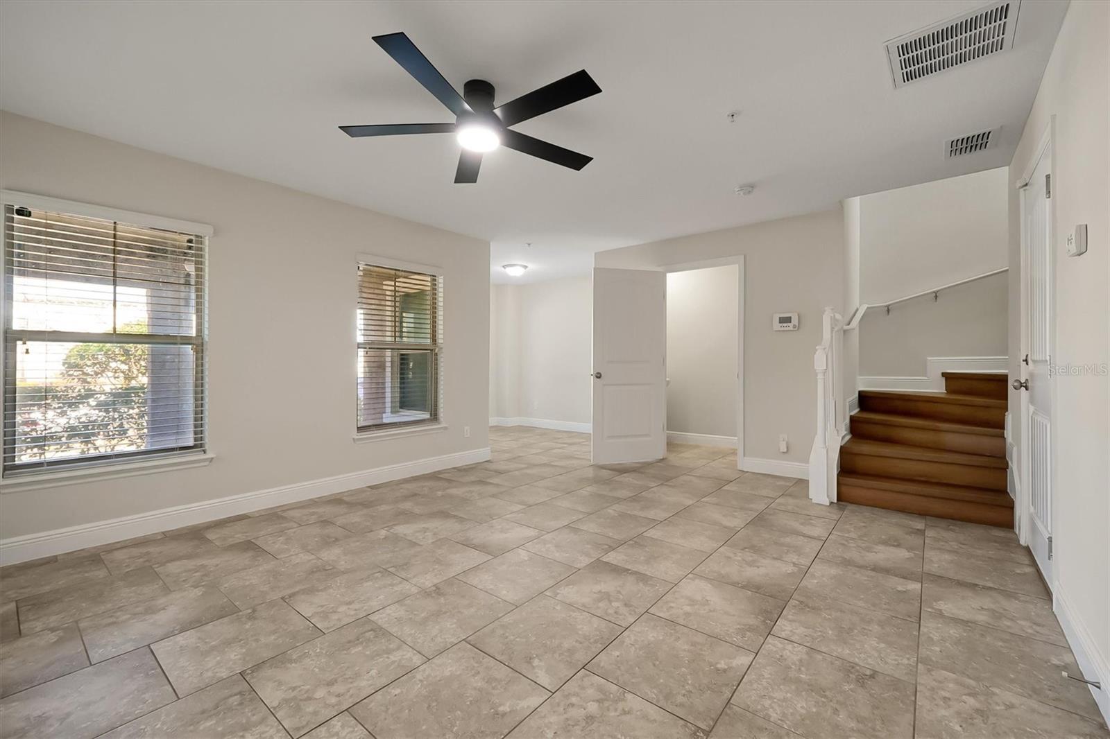 Image 9 of 39 For 10522 Green Ivy Lane