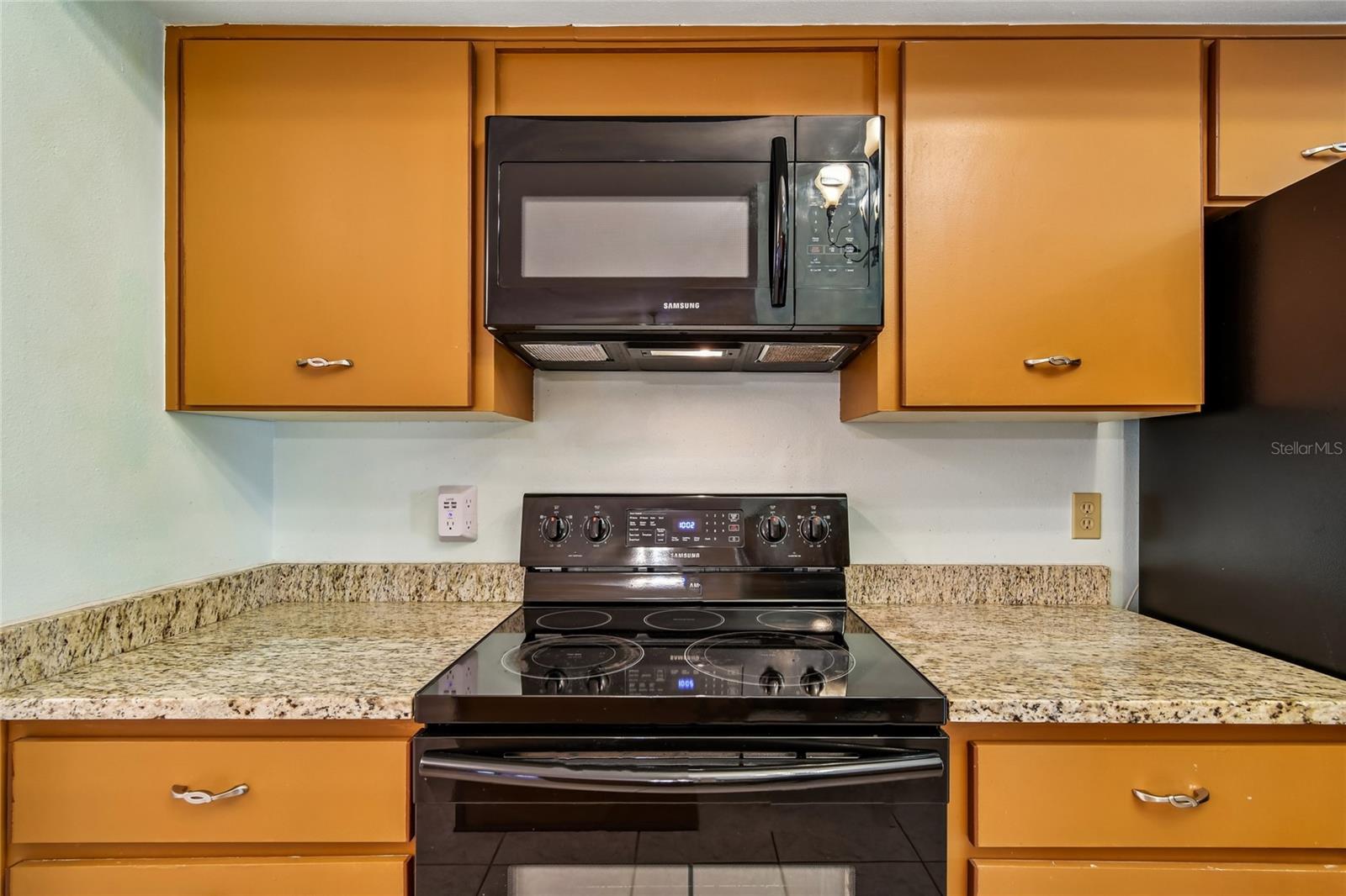 Image 18 of 73 For 1894 Long Pond Drive