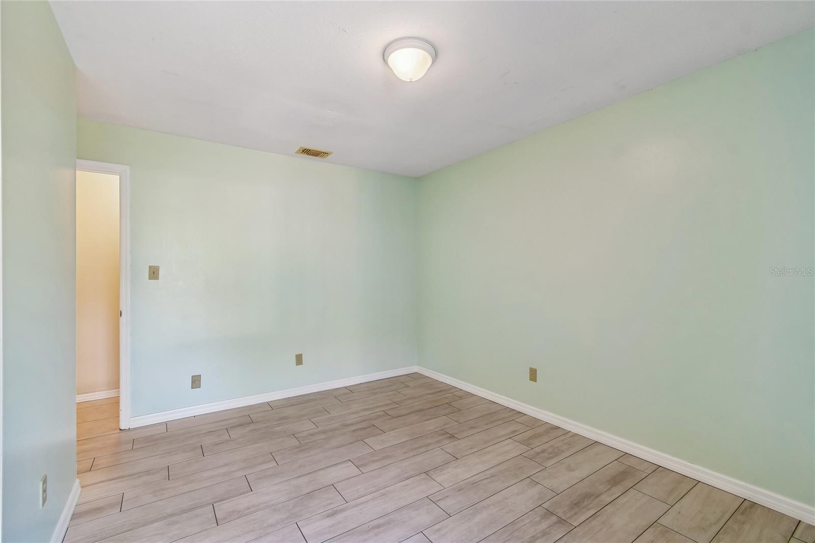 Image 33 of 73 For 1894 Long Pond Drive