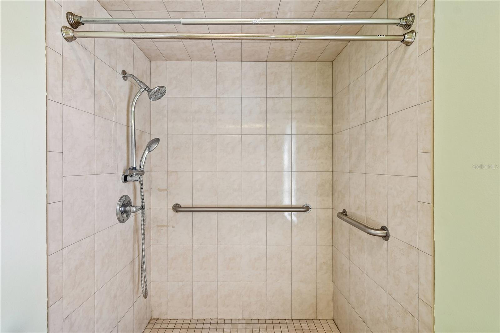 Image 39 of 73 For 1894 Long Pond Drive