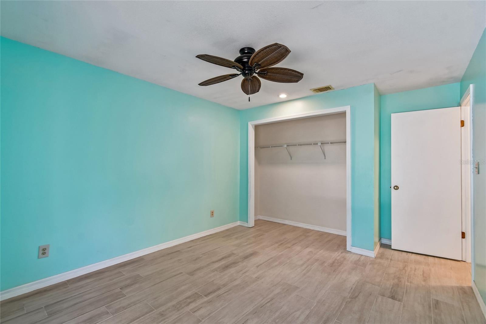 Image 43 of 73 For 1894 Long Pond Drive