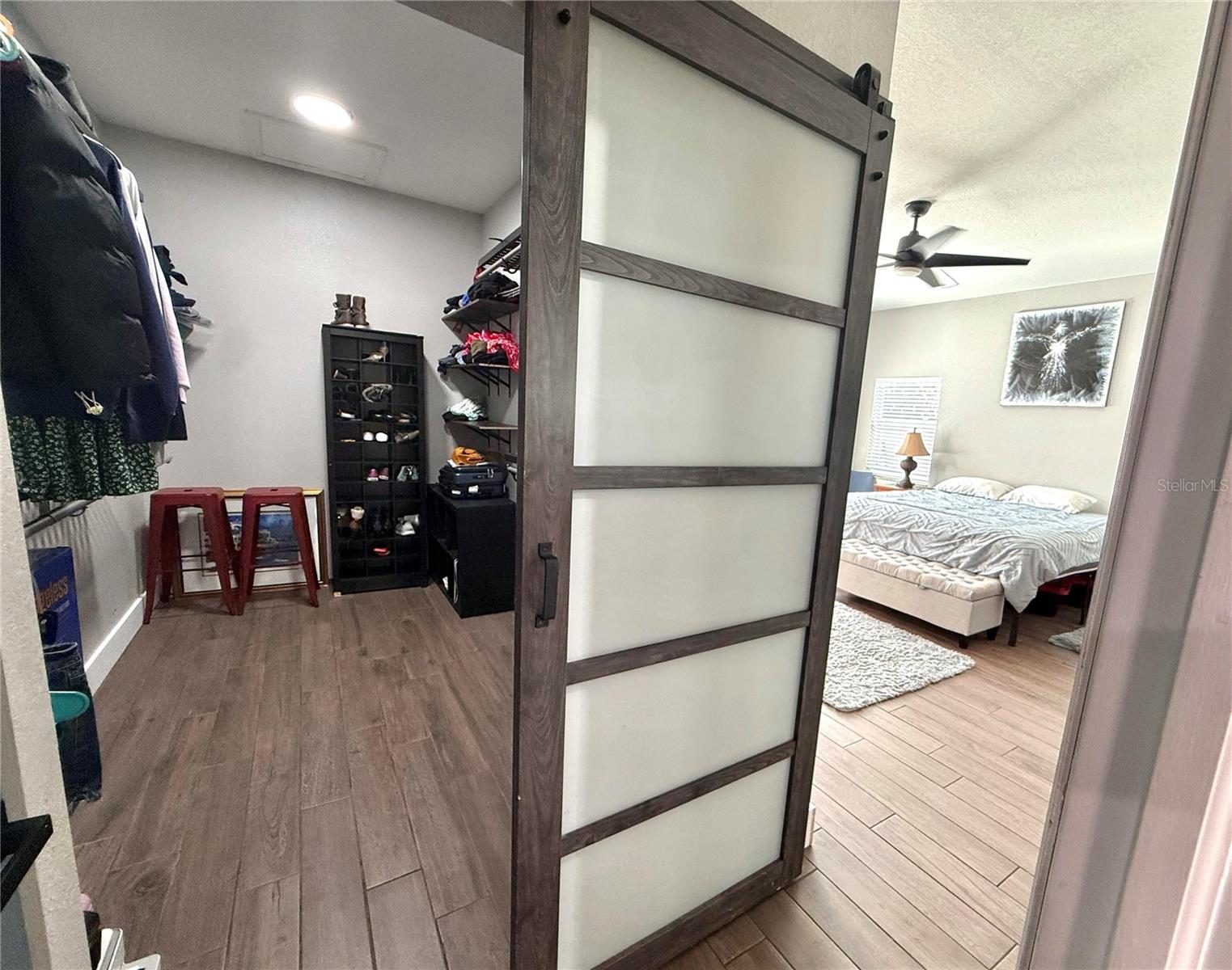 Listing photo id 16 for 8280 32nd Avenue N