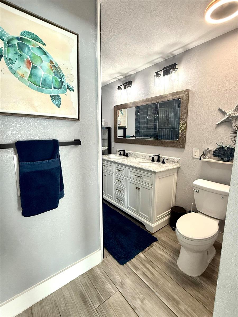 Listing photo id 20 for 8280 32nd Avenue N