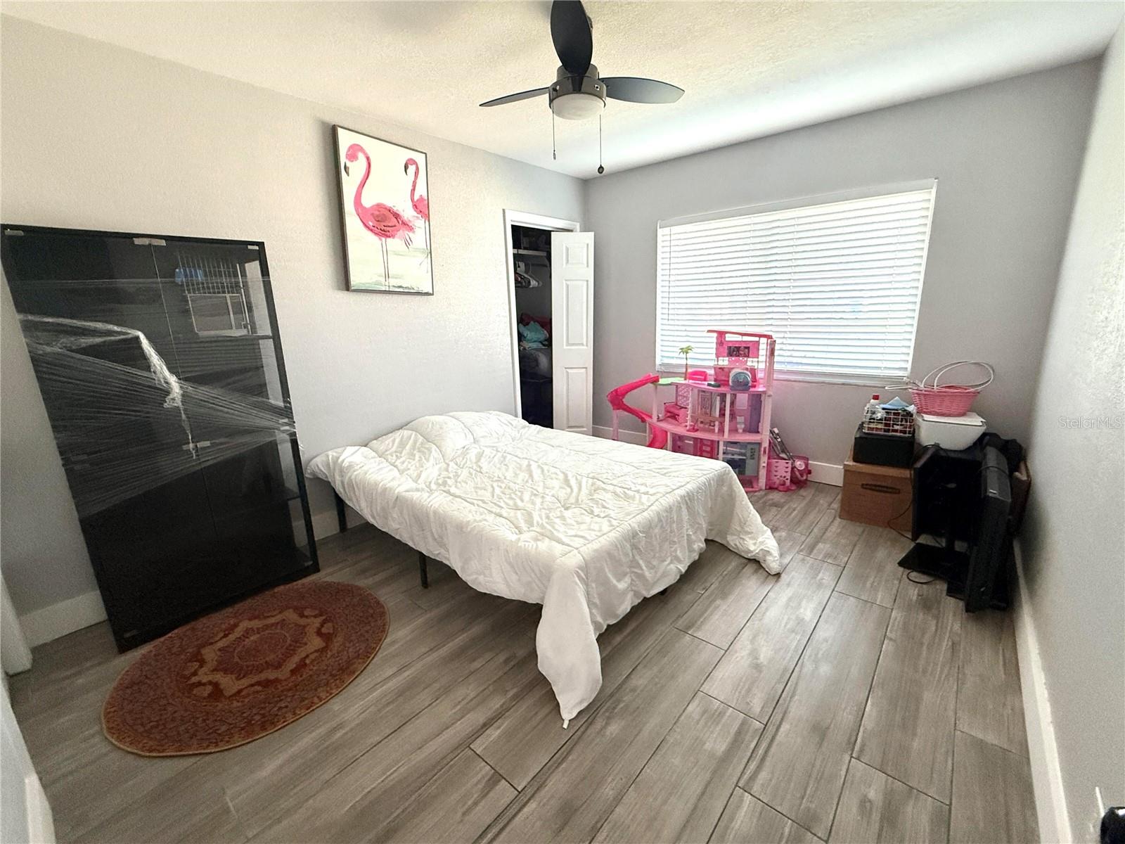 Listing photo id 24 for 8280 32nd Avenue N