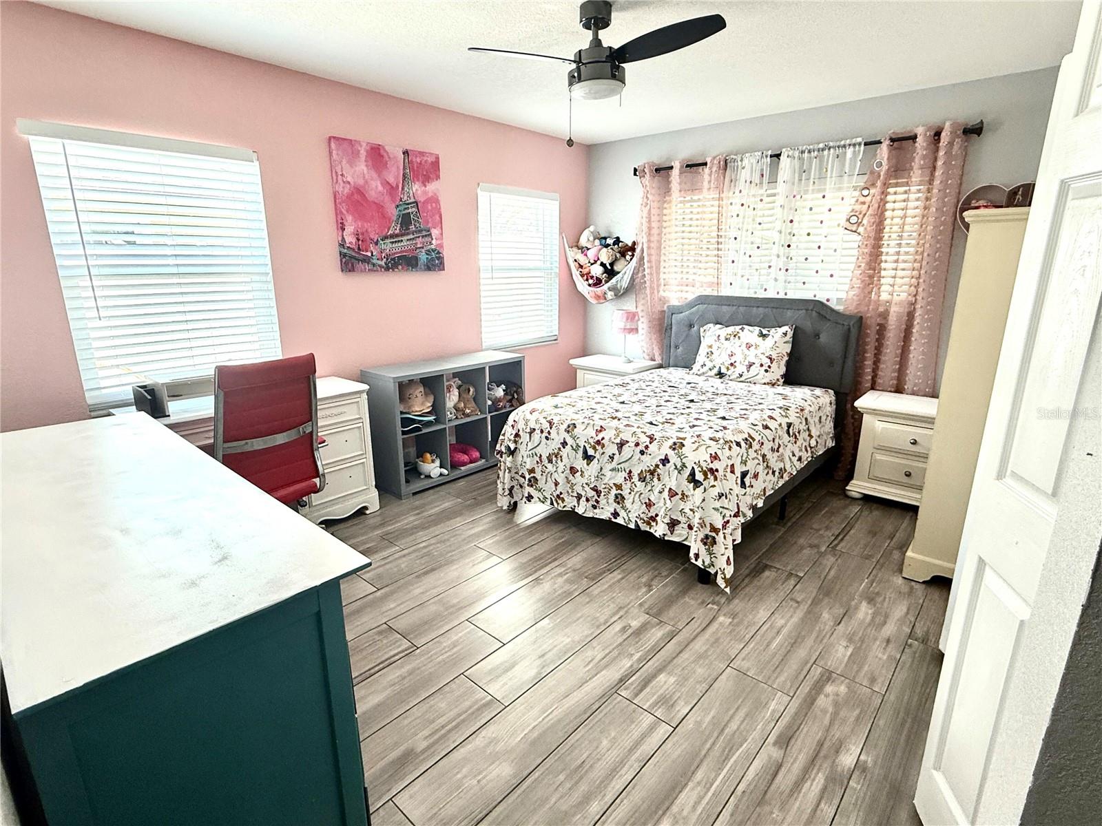 Listing photo id 26 for 8280 32nd Avenue N