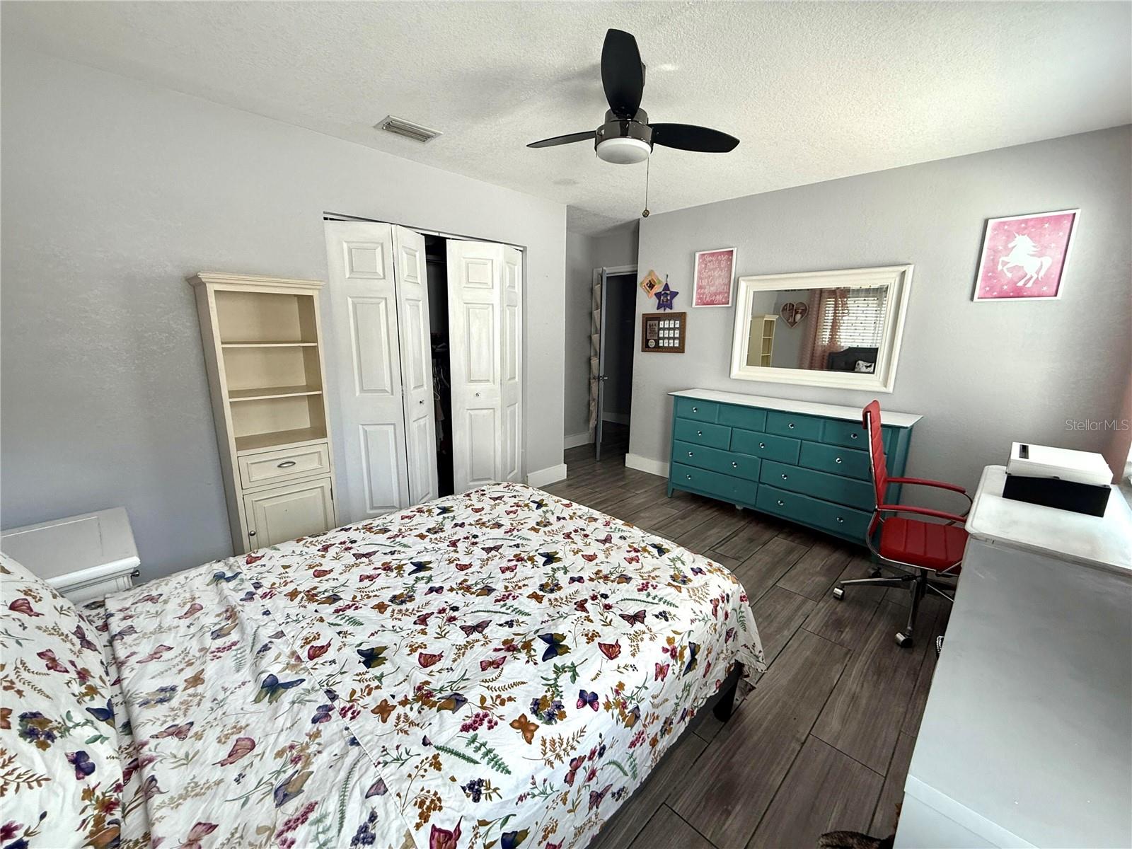 Listing photo id 27 for 8280 32nd Avenue N