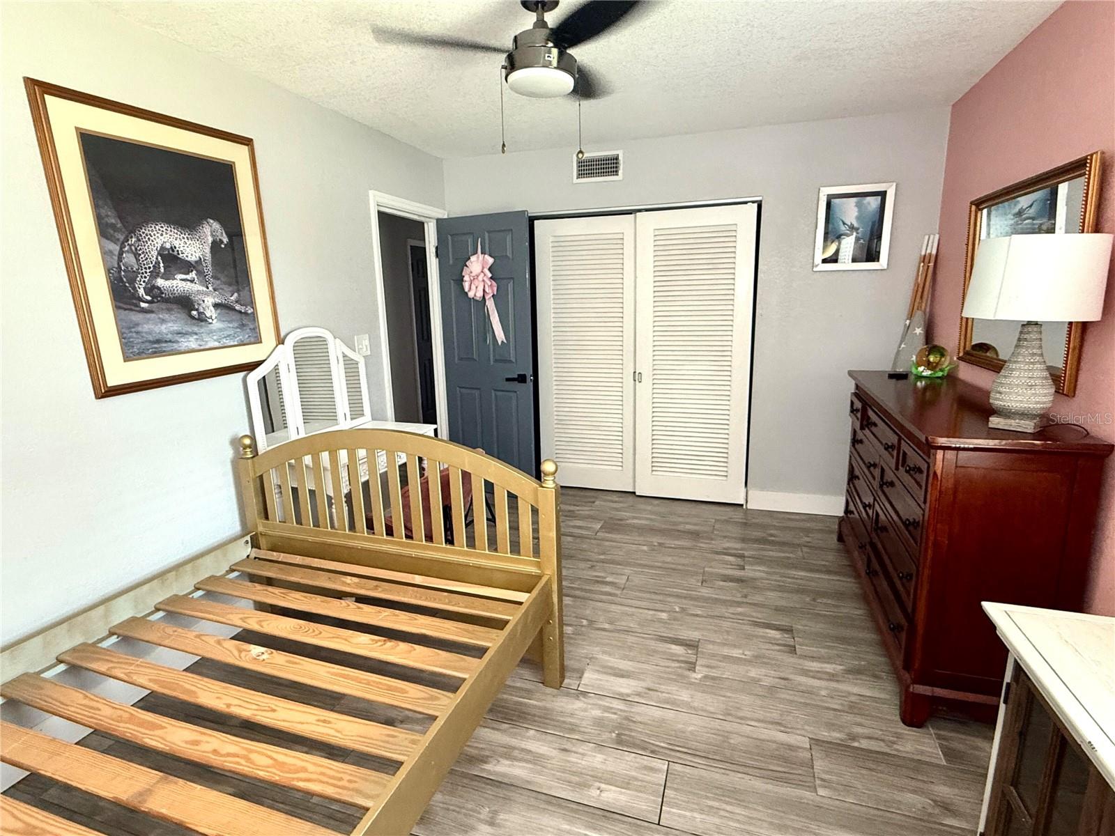 Listing photo id 29 for 8280 32nd Avenue N