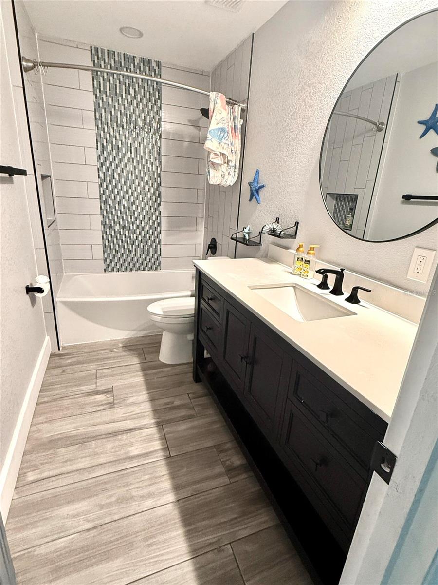 Listing photo id 30 for 8280 32nd Avenue N