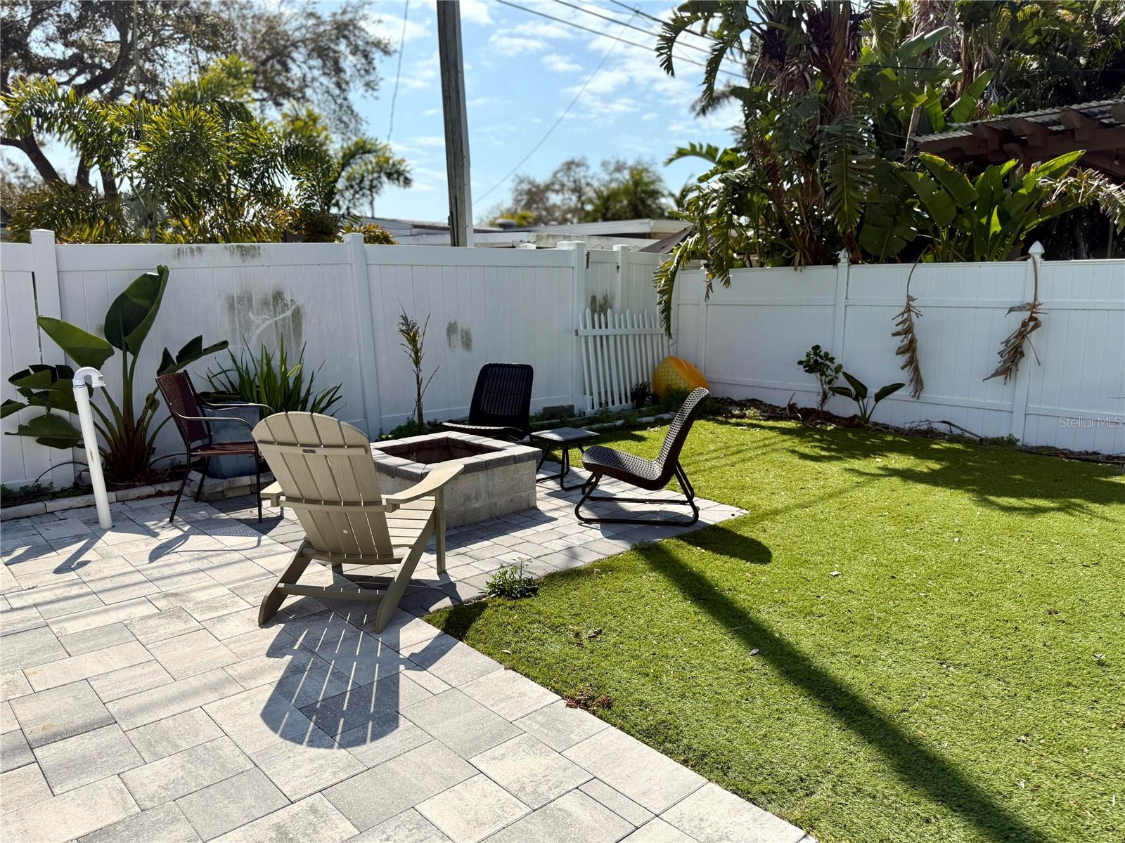 Listing photo id 39 for 8280 32nd Avenue N