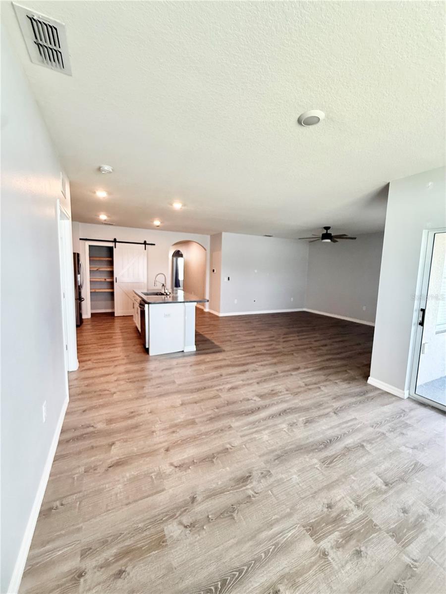 Image 10 of 39 For 3305 Royal Tern