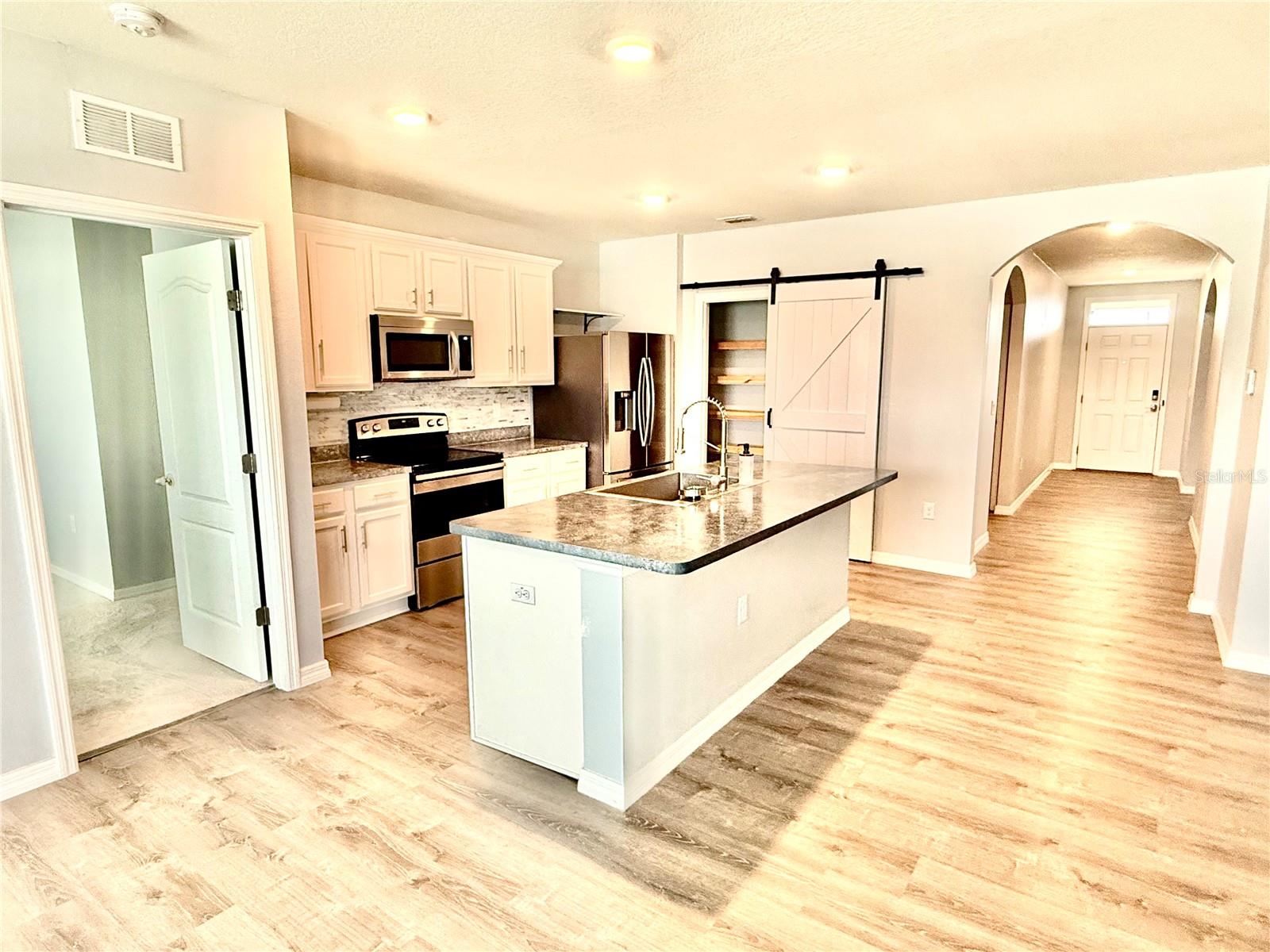 Image 11 of 39 For 3305 Royal Tern