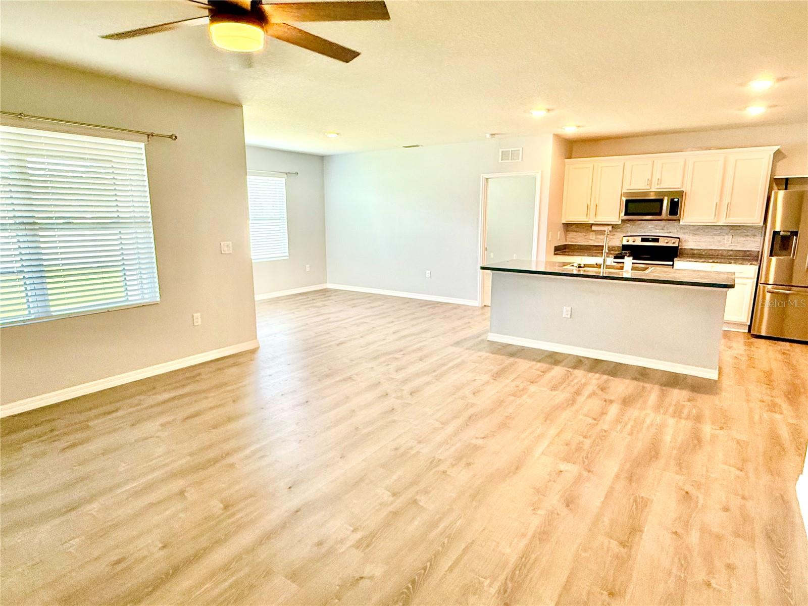 Image 16 of 39 For 3305 Royal Tern