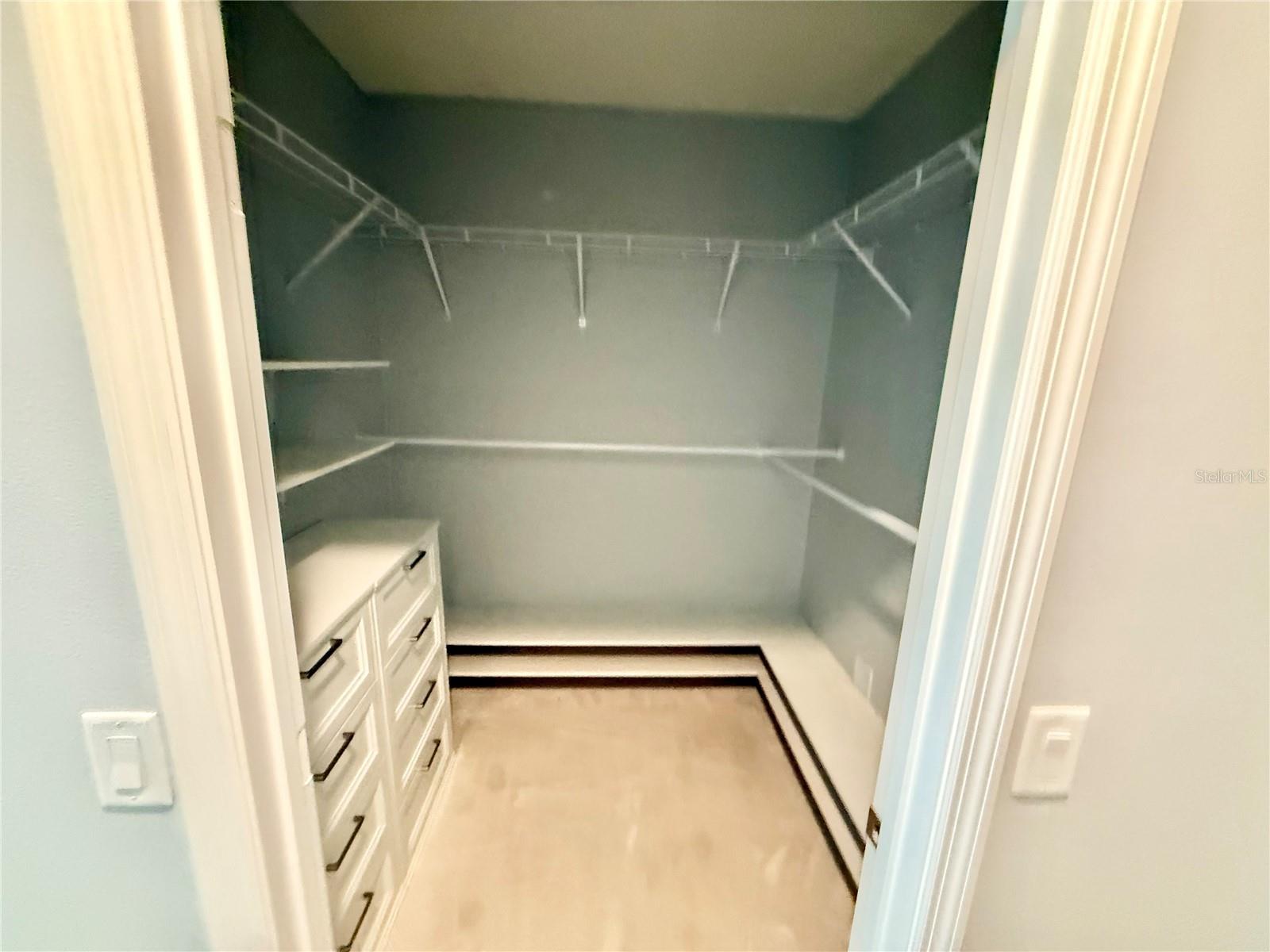 Image 18 of 39 For 3305 Royal Tern