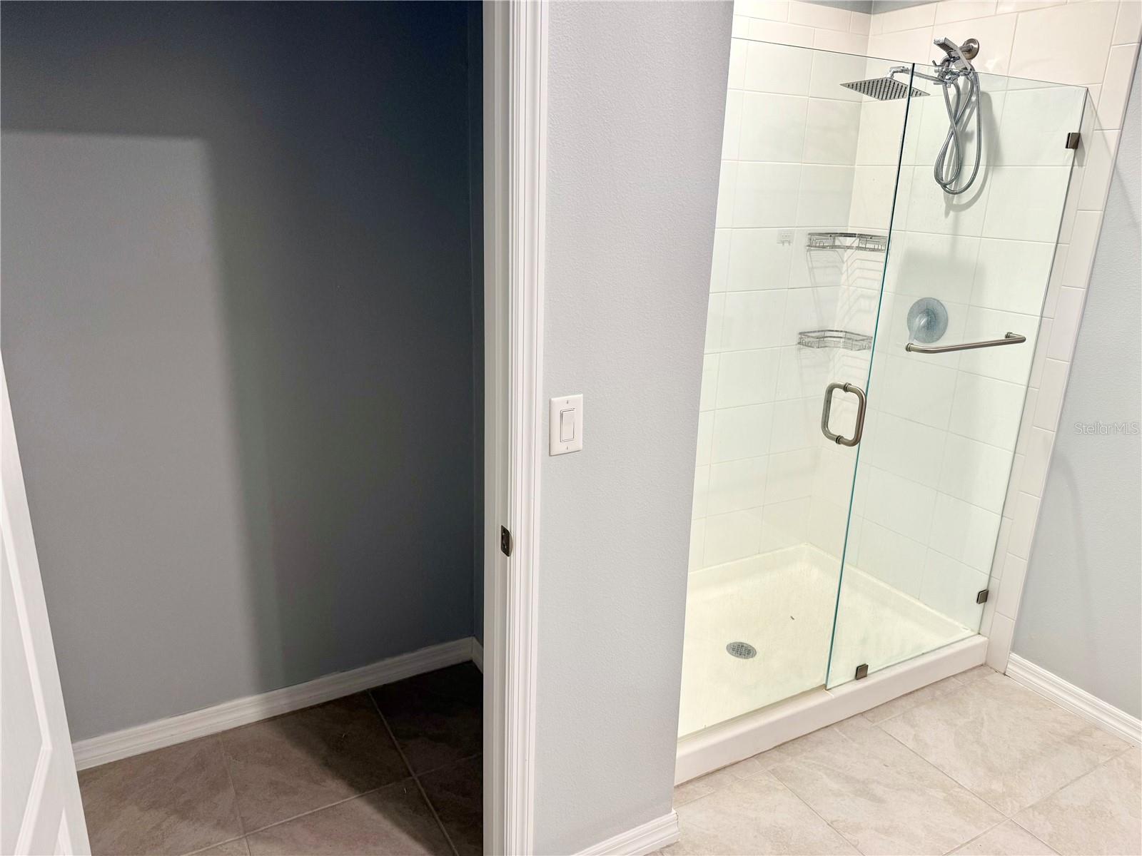 Image 22 of 39 For 3305 Royal Tern