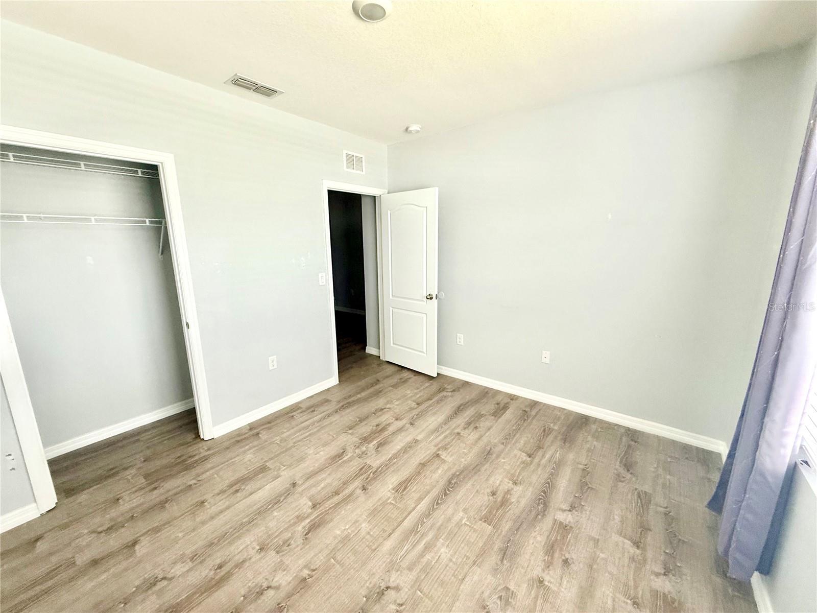 Image 39 of 39 For 3305 Royal Tern