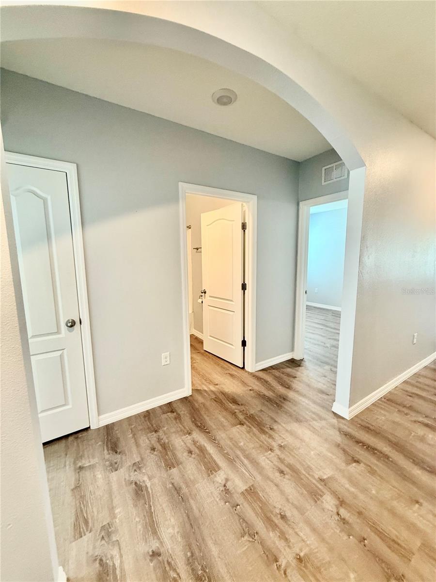 Image 8 of 39 For 3305 Royal Tern