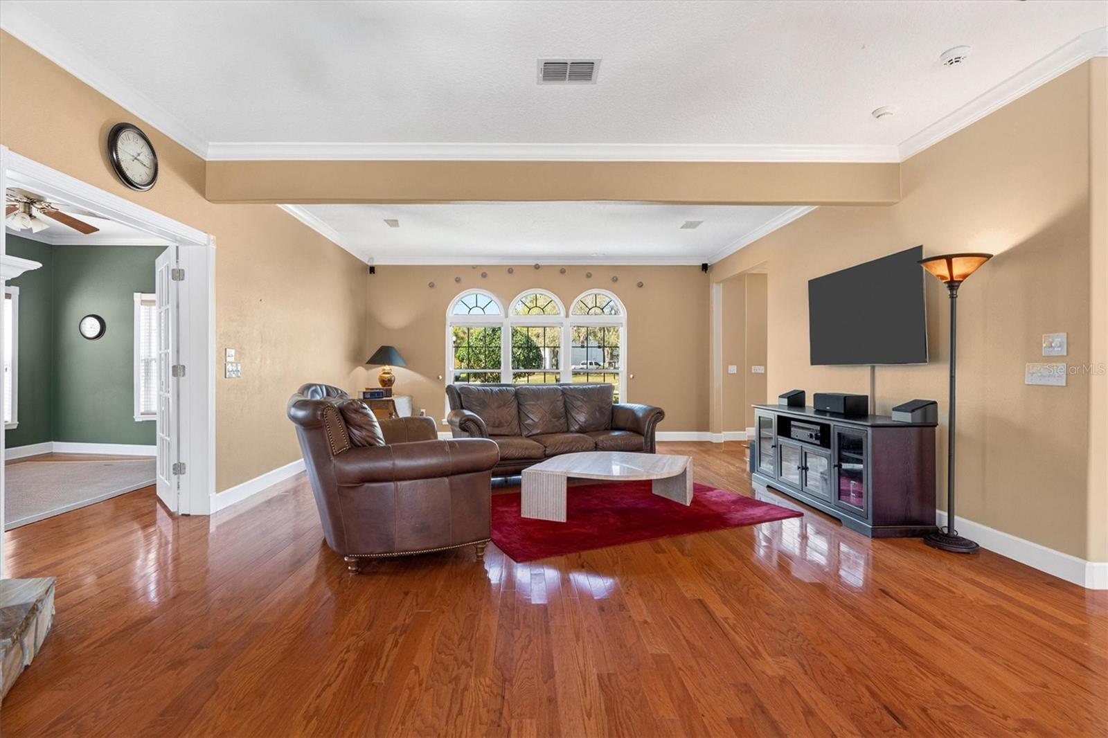 Image 15 of 79 For 441 Courtlea Oaks Boulevard