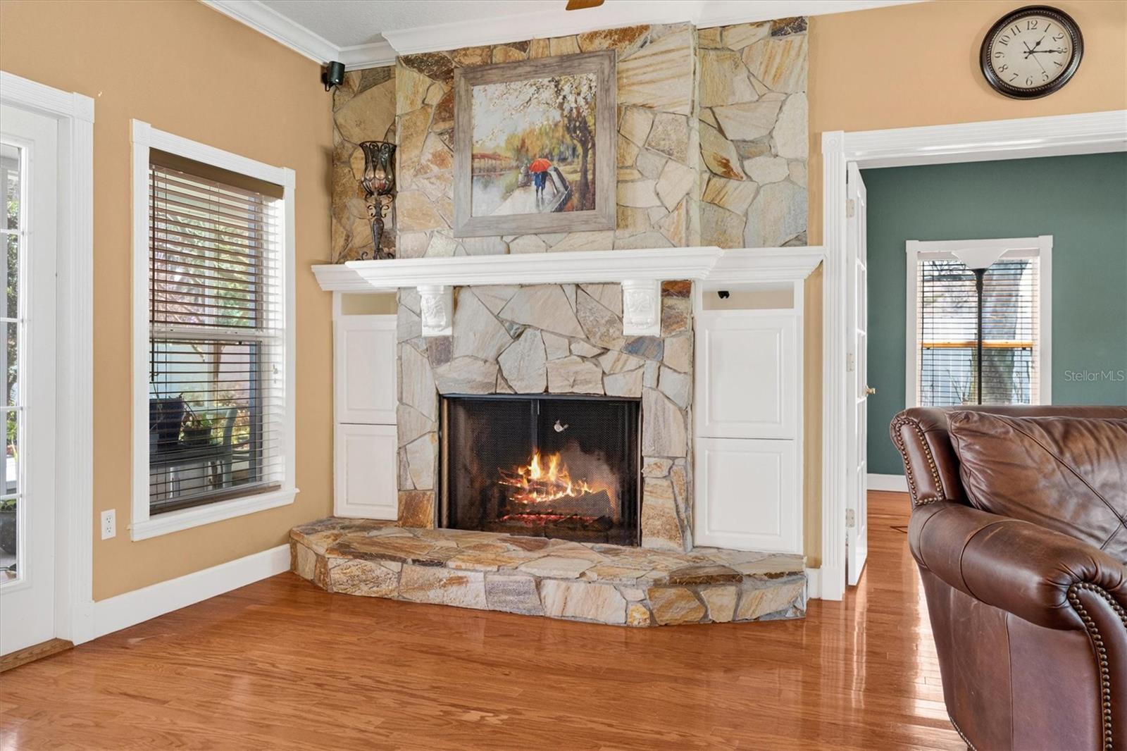 Image 16 of 79 For 441 Courtlea Oaks Boulevard