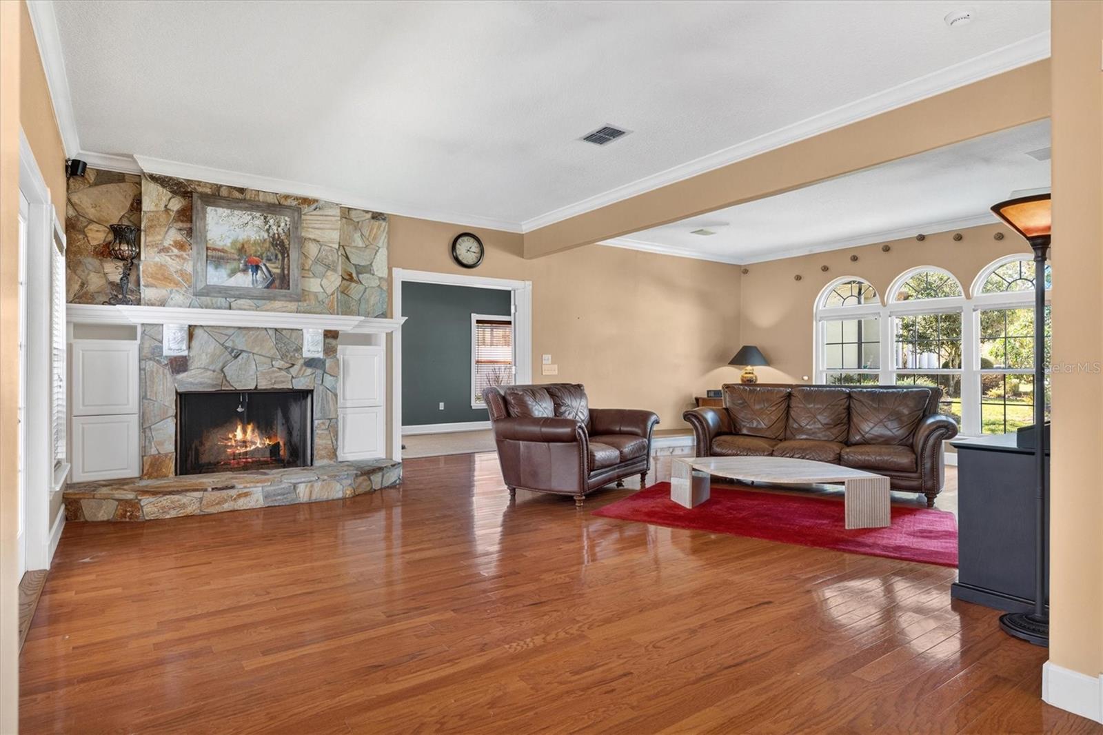 Image 22 of 79 For 441 Courtlea Oaks Boulevard