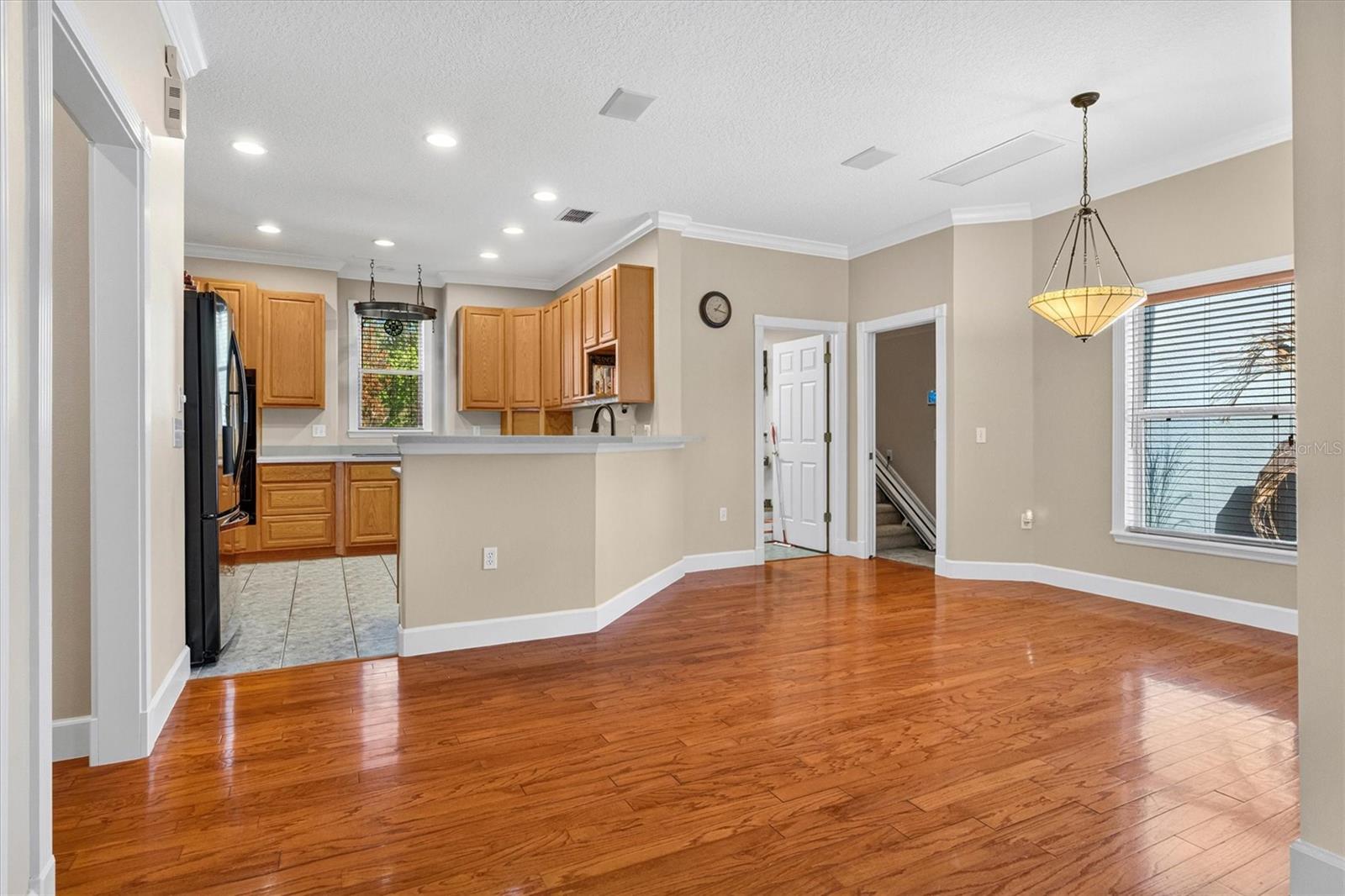 Image 25 of 79 For 441 Courtlea Oaks Boulevard