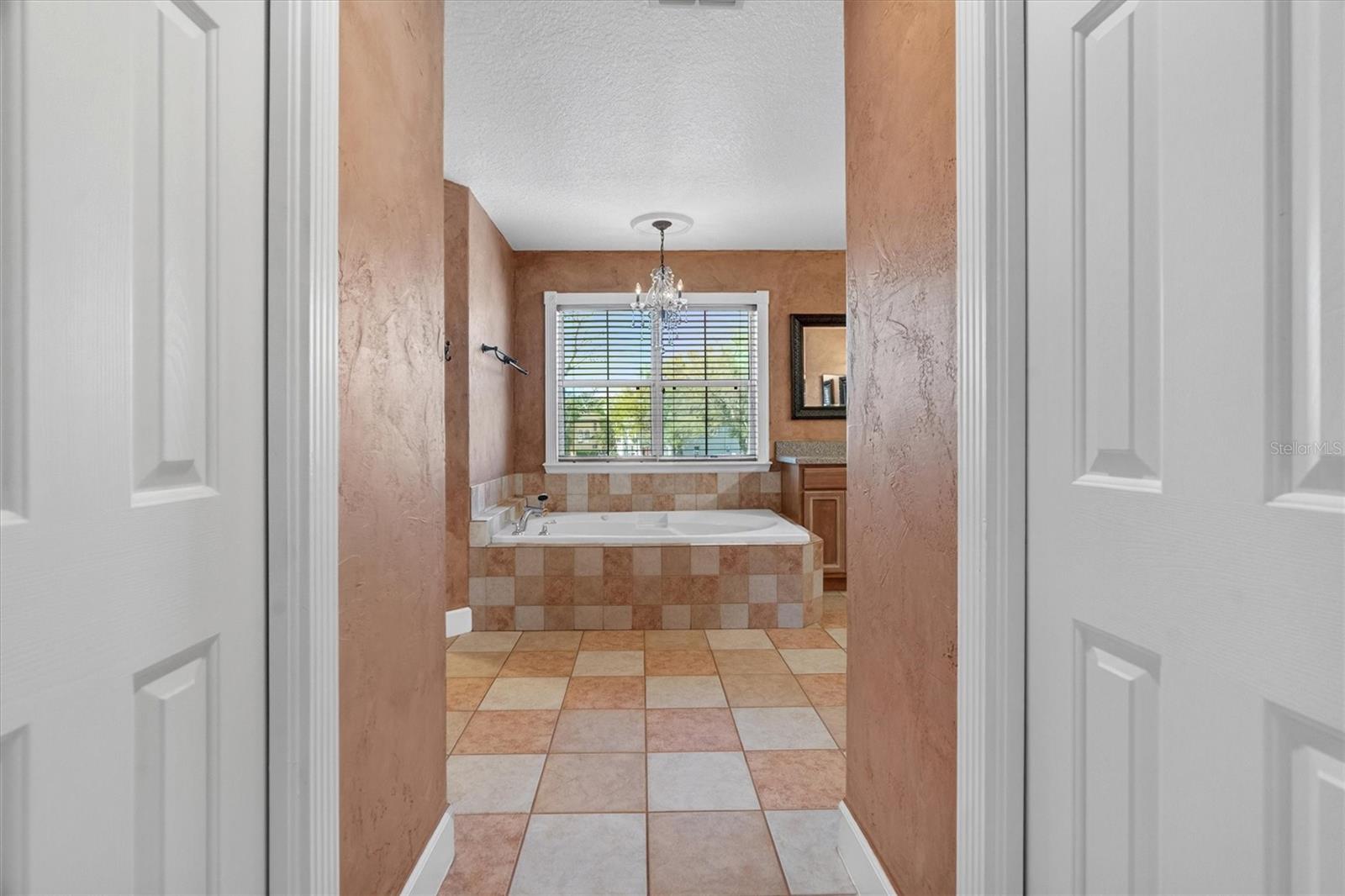 Image 34 of 79 For 441 Courtlea Oaks Boulevard