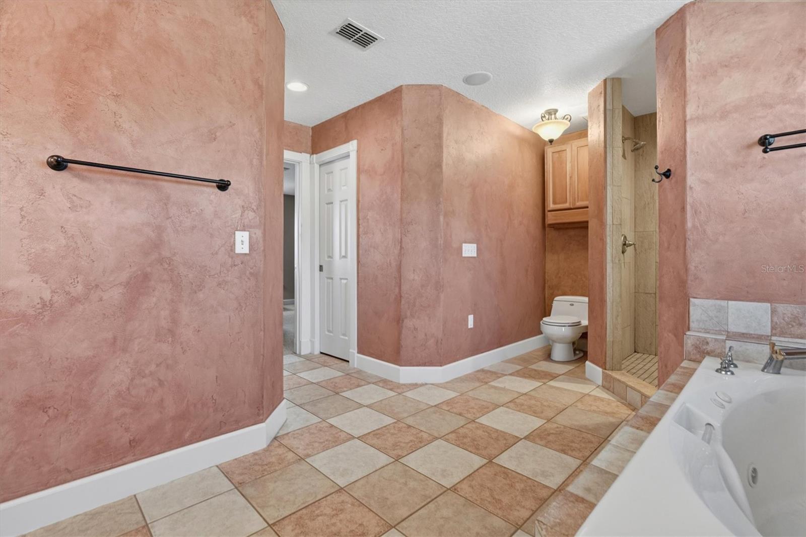 Image 38 of 79 For 441 Courtlea Oaks Boulevard