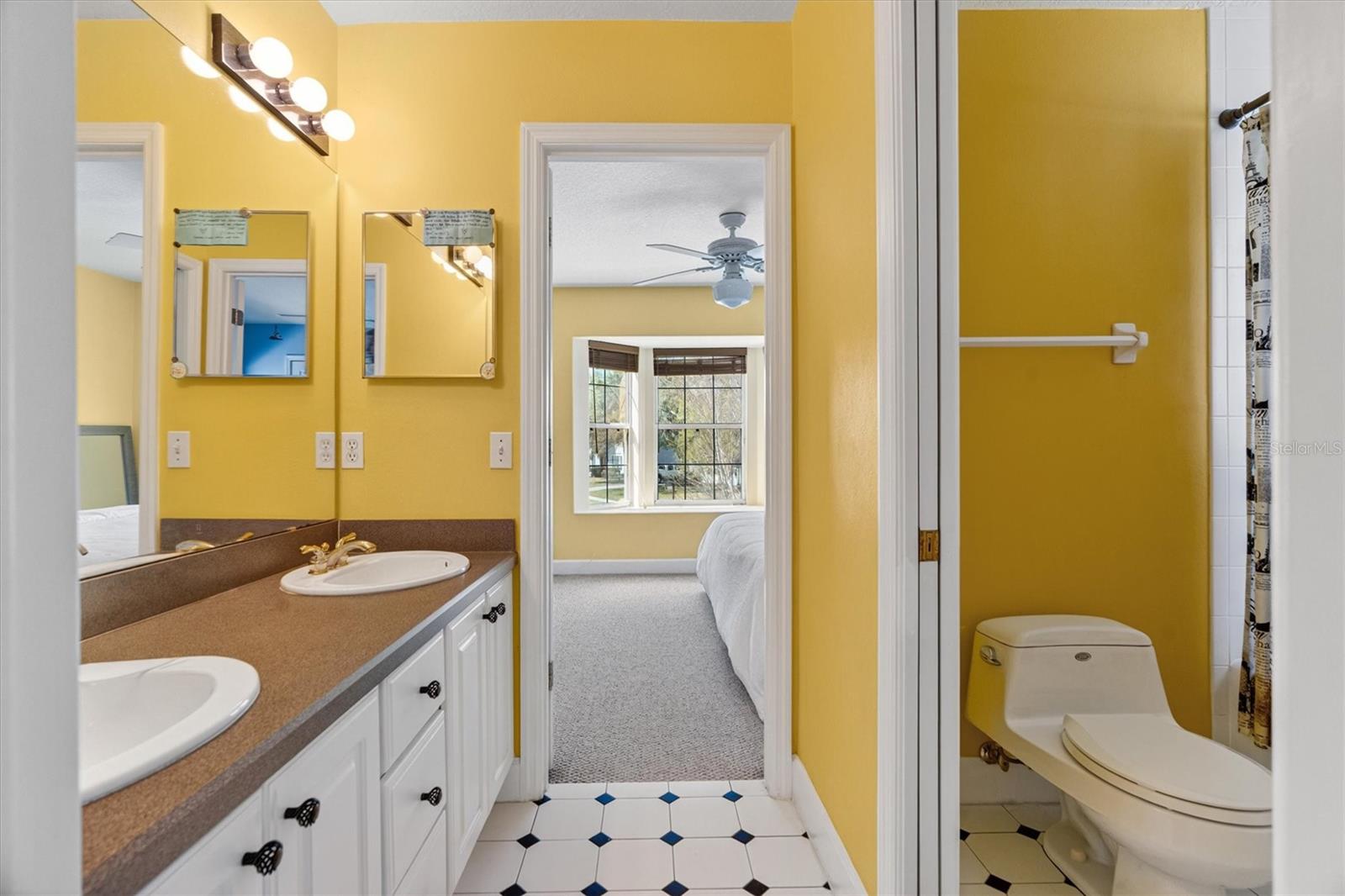 Image 45 of 79 For 441 Courtlea Oaks Boulevard