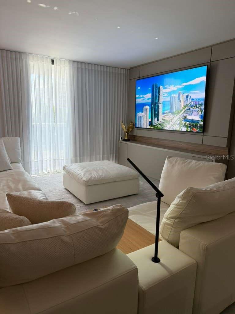 Image 16 of 36 For 20505 Country Club Drive 534