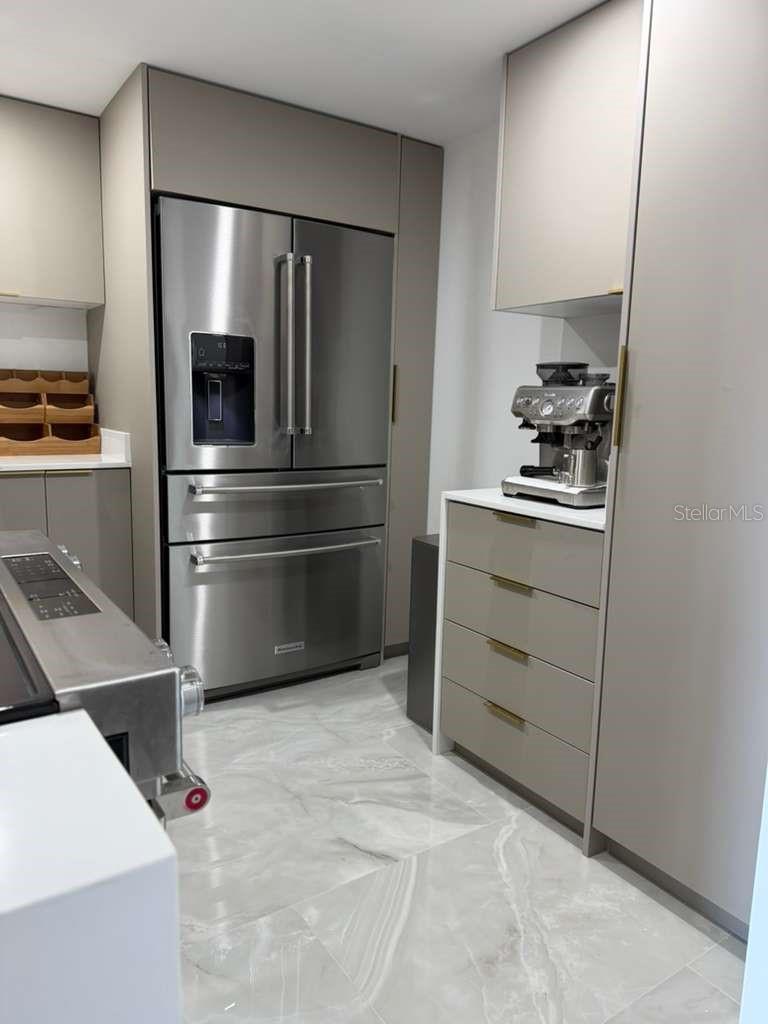 Image 18 of 36 For 20505 Country Club Drive 534