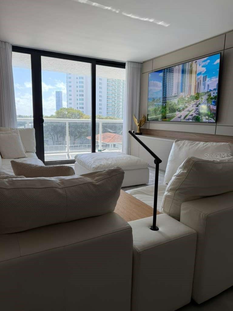 Image 19 of 36 For 20505 Country Club Drive 534