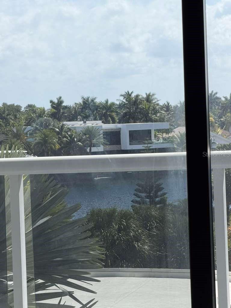 Image 22 of 36 For 20505 Country Club Drive 534