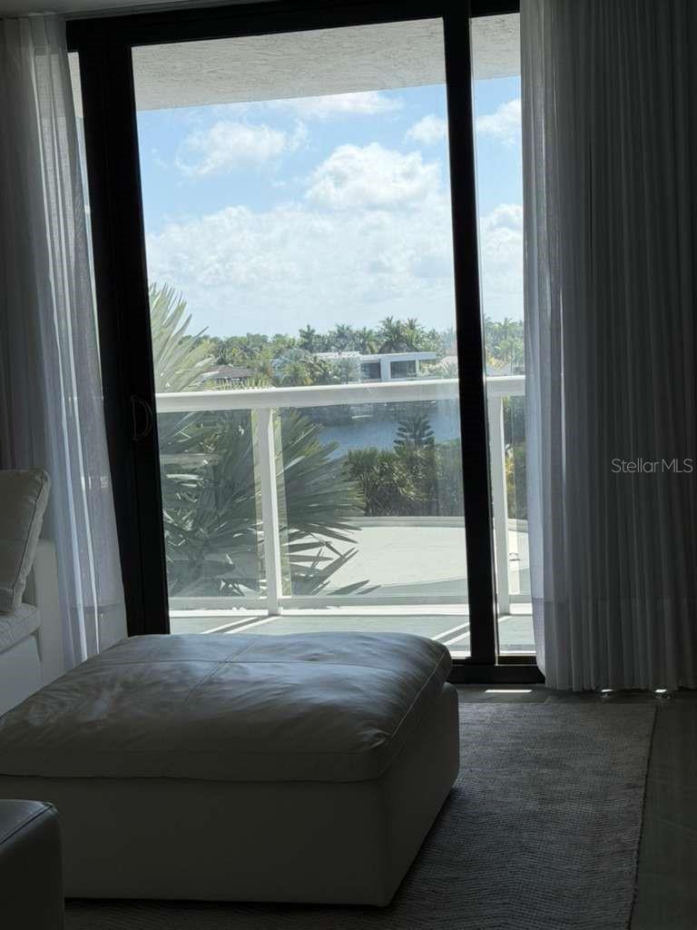 Image 23 of 36 For 20505 Country Club Drive 534