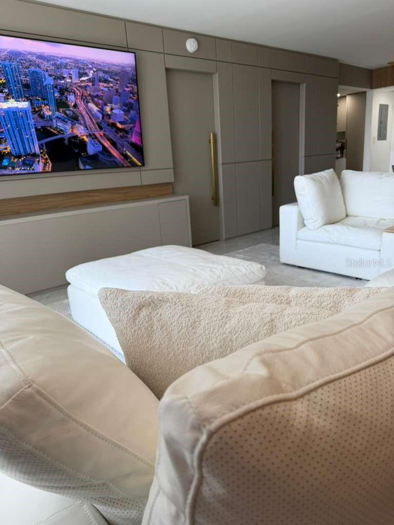 Image 26 of 36 For 20505 Country Club Drive 534