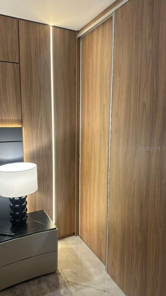 Image 27 of 36 For 20505 Country Club Drive 534