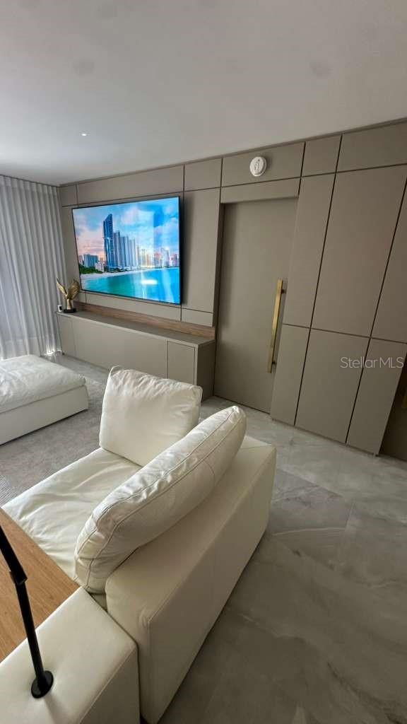 Image 28 of 36 For 20505 Country Club Drive 534